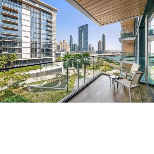 Elegant 1 BR with Stunning View! Near Beach