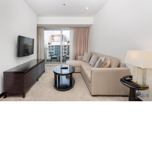 Elegant 1BR in The Address Residences Dubai Marina by Deluxe Holiday Homes