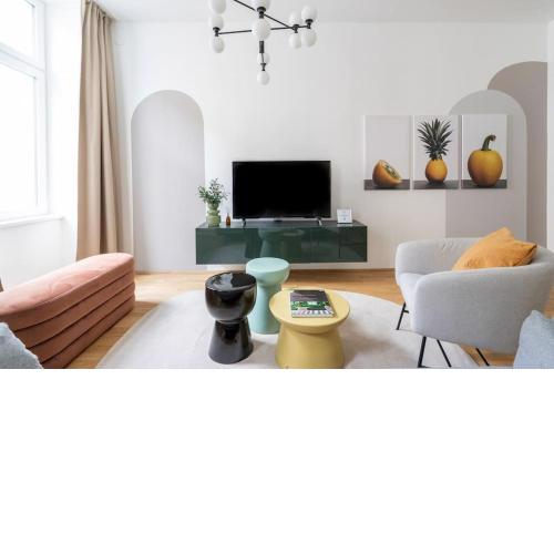 Elegant 1BR Suite, City Close by HM