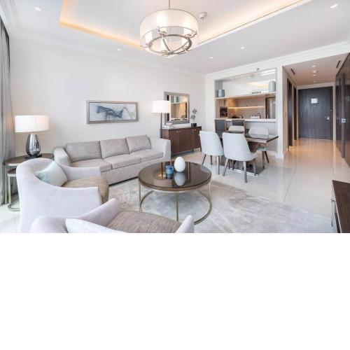Elegant 1BR with Burj Khalifa views