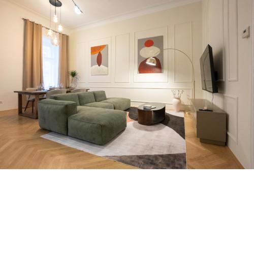 Elegant 2BR Apt near Parliament, Self 24h Check-in