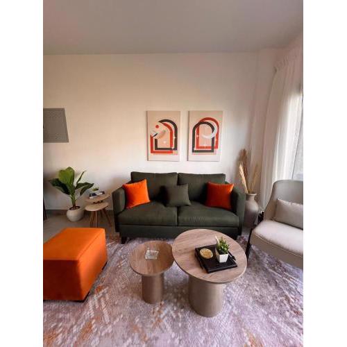 Elegant 2BR, Hotel-Style Living