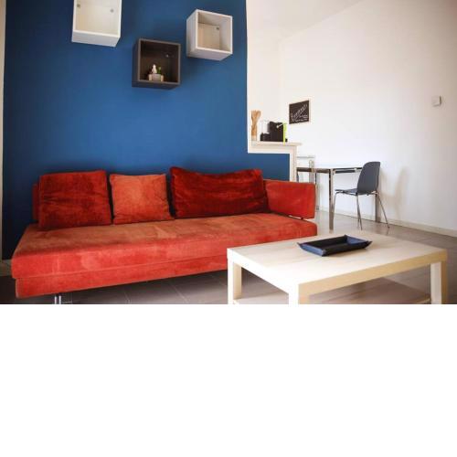 Elegant Apartment a Stone's Throw from the Sea