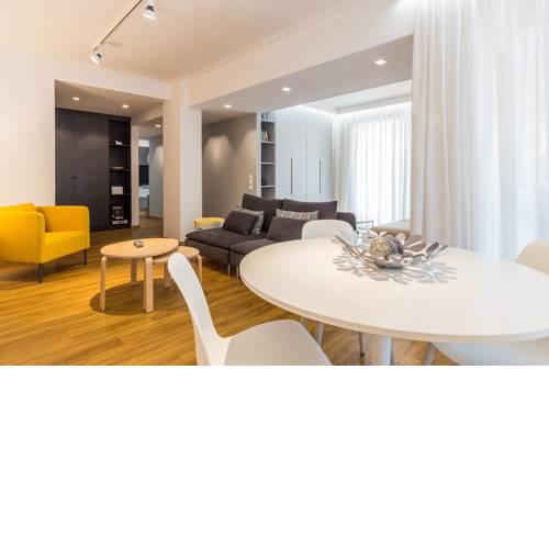 Elegant apartment w great balcony in Vouliagmeni