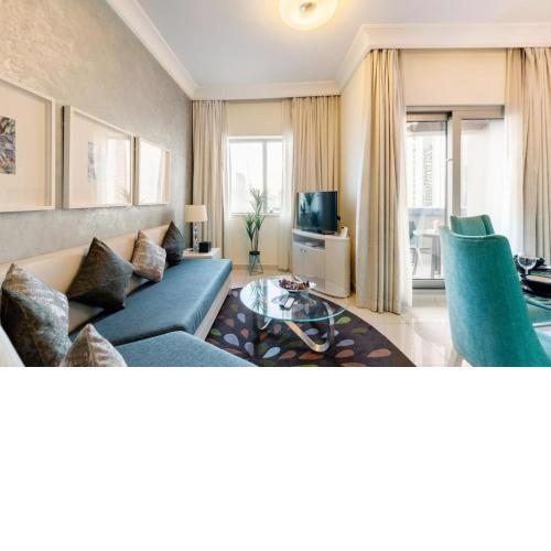Elegant Apartment with Burj Khalifa View, Downtown