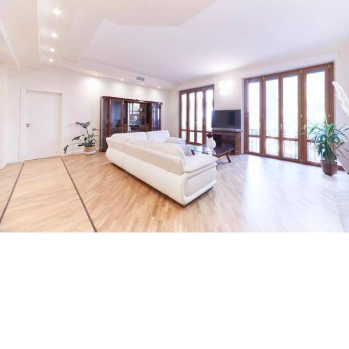 Elegant Apartment