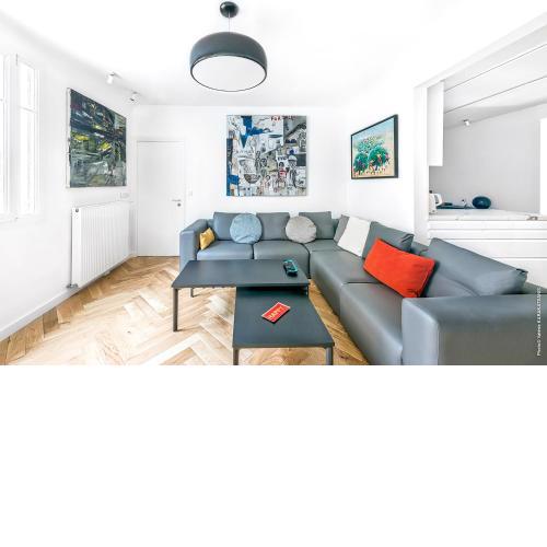 Elegant, Contemporary Style Apartment Faisanderie by B'Your Home