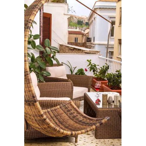 Elegant designed Apt and OpenAirHOT TUB-AcropolisView