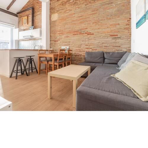 Elegant Holiday Home in Valencia near Seabeach