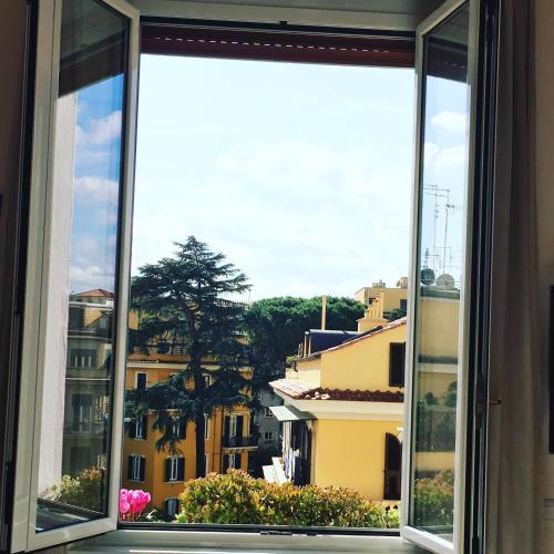 Elegant House In Rome