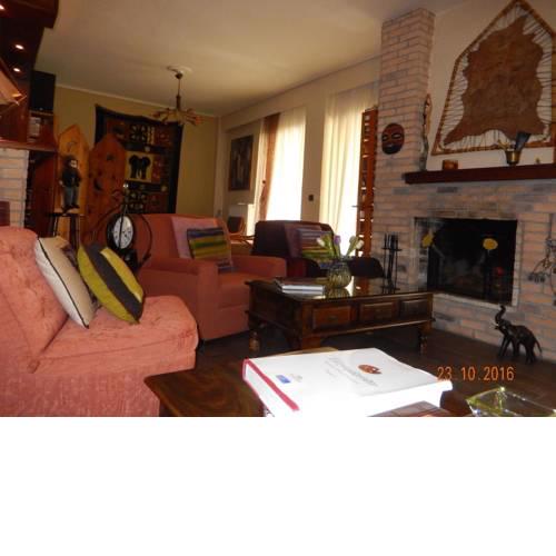Elegant living less than half hour from the Acropolis