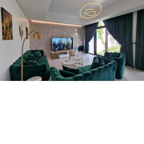 Elegant Luxurious 3 bedroom Villa