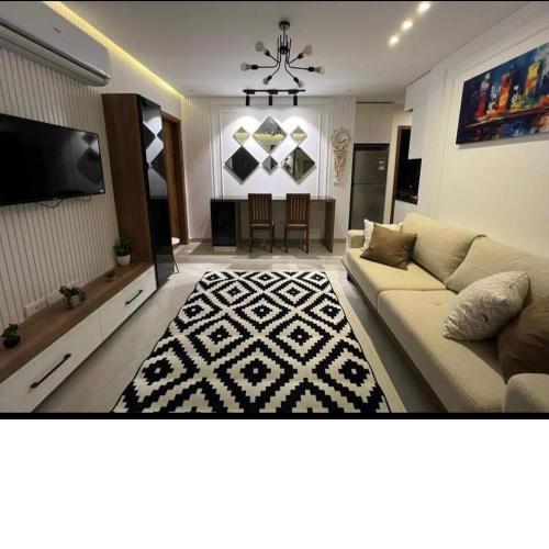elegant mona studio