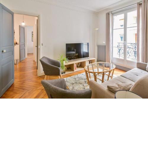 Elegant Parisian flat with balcony - Welkeys