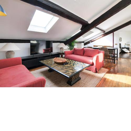 Elegant P.Venezia Attic