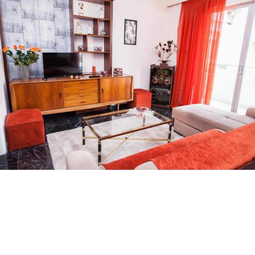 Elegant & Spacious Marousi Apt.
