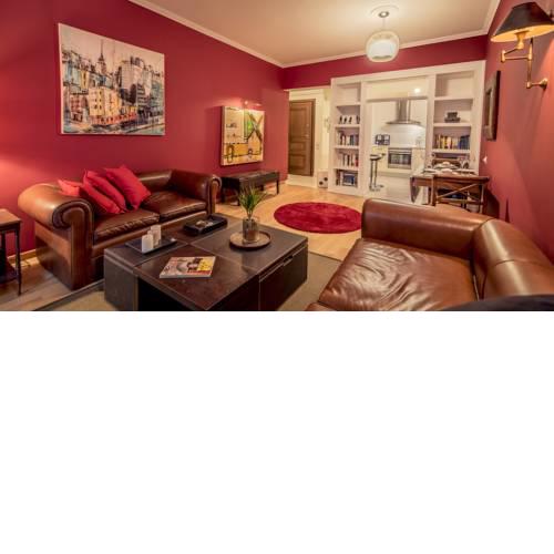 Elegant Supercentral Apartment
