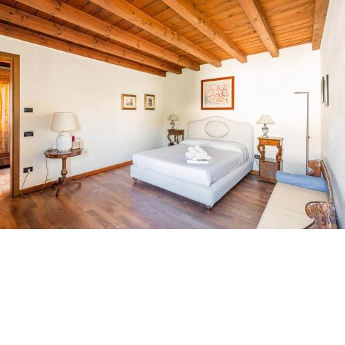 Elegant & Superior Scuderia Villa Molin