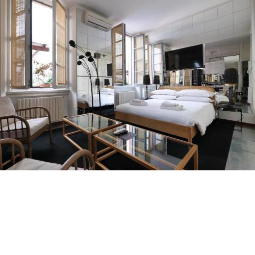 Elegant Terrace Suite