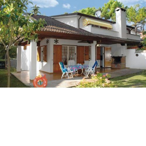 Elegant Villa close to the Seafront of Lignano Riviera
