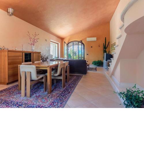 Elegant villa in the hills of Tortoreto with a garden
