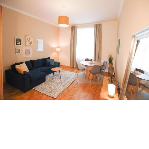 Elegante Altbauwohnung alles NEU!!