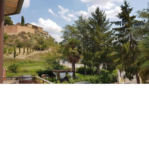Elegante casa con wifi e giardino immersa nel verde "VAL D'ORCIA DELUXE"