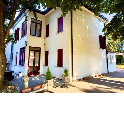 ELEGANTE Villa NAKHIL con jacuzzi