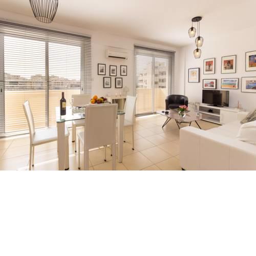 Elena Court Apt 401
