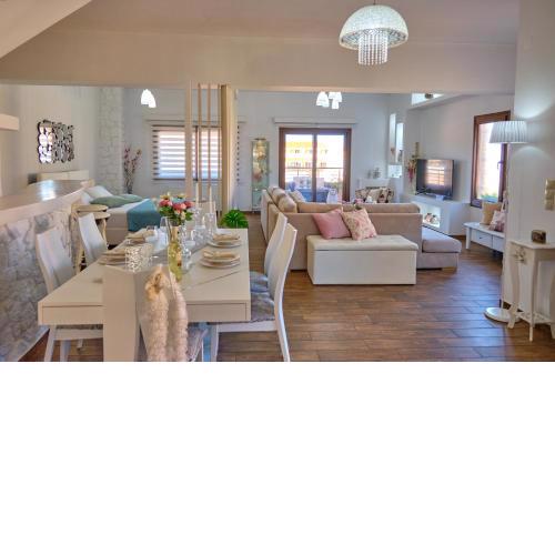 Elena Luxury Suite Agios Stefanos