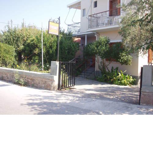 Eleni Studios & Apartments