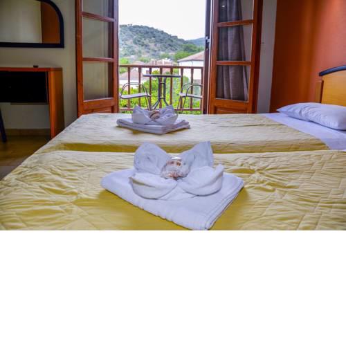 Eleni Zirganou Studios & Apartments