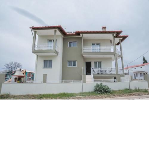 Eleni's Apartments