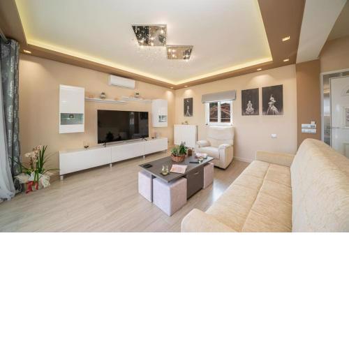 Eleni's house