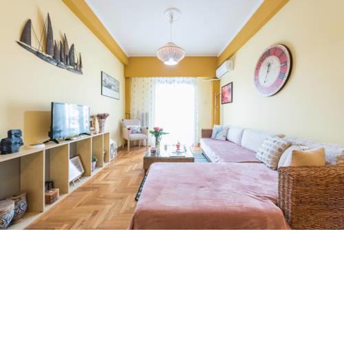 Eleni's Sunny Apartment