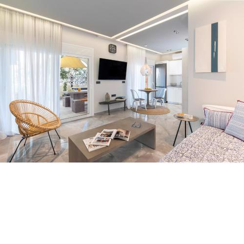 Elia & Anthos Deluxe Suites