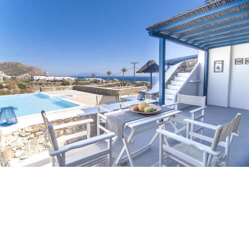 Elia poolside apartment
