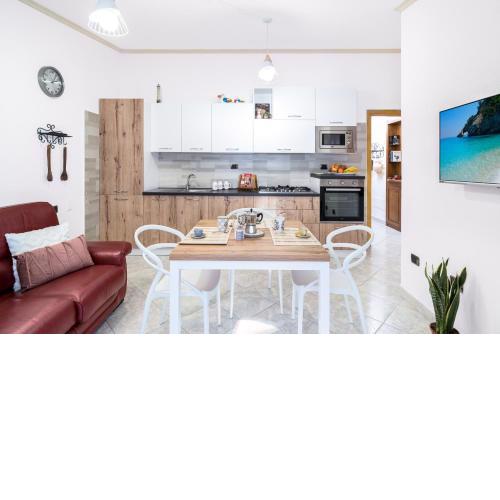 Eliana's Apartments - Mares e Montes