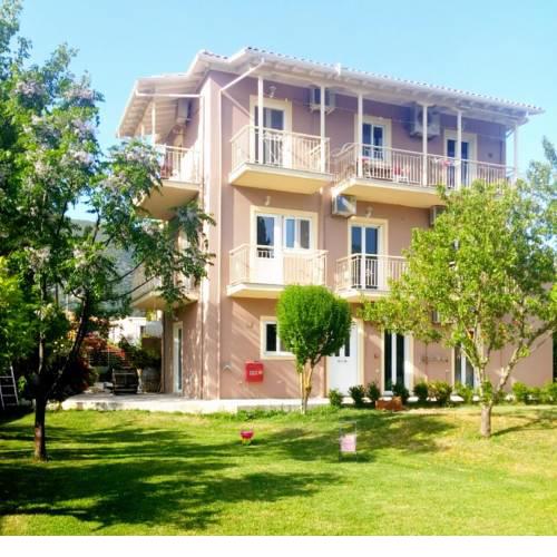 Elias Apartments