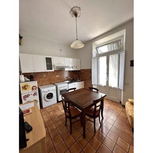 Eli's Home - A/C, Wi-Fi, Park free, BUS