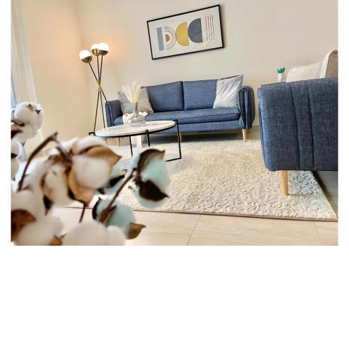 Elite LUX Holiday Homes - Two Bedroom Apartment Direct Metro Access in Al Furjan, Dubai