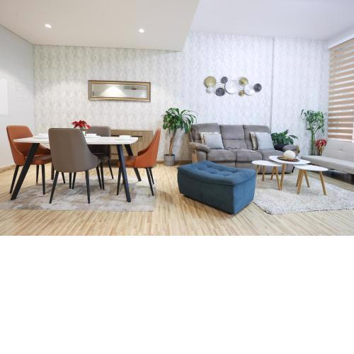 Elite LUX Holiday Homes - Ultra Stylish Two Bedroom Apartment in Production City, Dubai