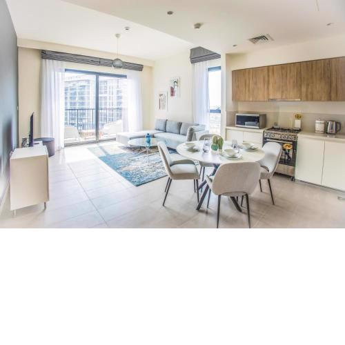 Elite LUX Holiday Homes - Upscale & Stylish 2BR in Dubai Hills