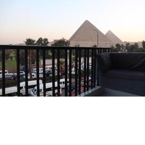 Elite Pyramids Inn