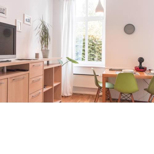 Ella's River Apartment