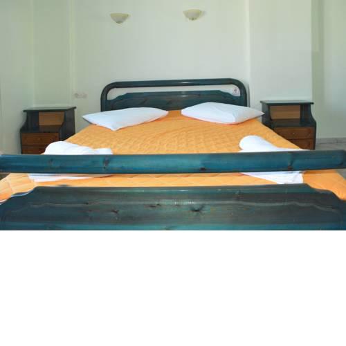 Elli Rooms