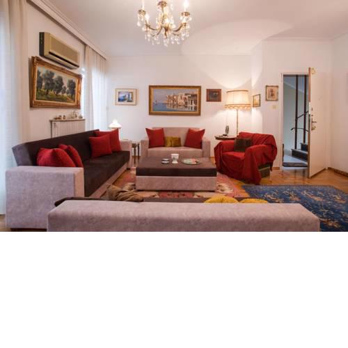 Elli's luxury, large apt in the center of Athens