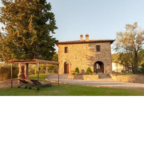 Elm Tree, Olive Brench and Cypress Farmhouse Apartments With Pool - Happy Rentals