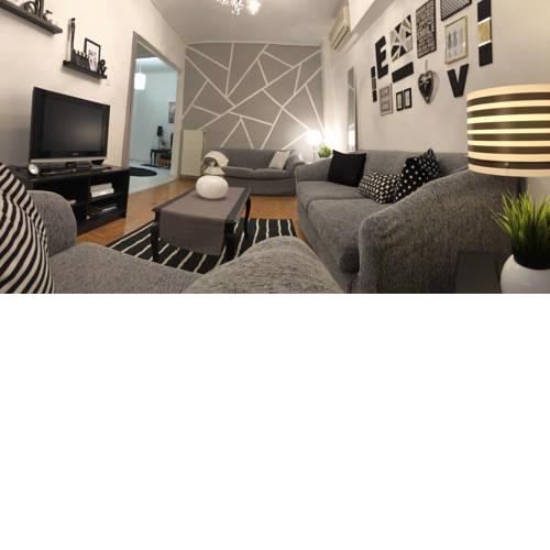 Elsa's Clever City Apartment