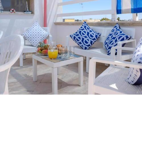 Emerald Residence Sleeps 12 With Sea View